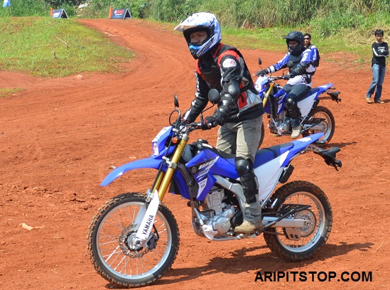 RIDING STYLE WR250R (5)