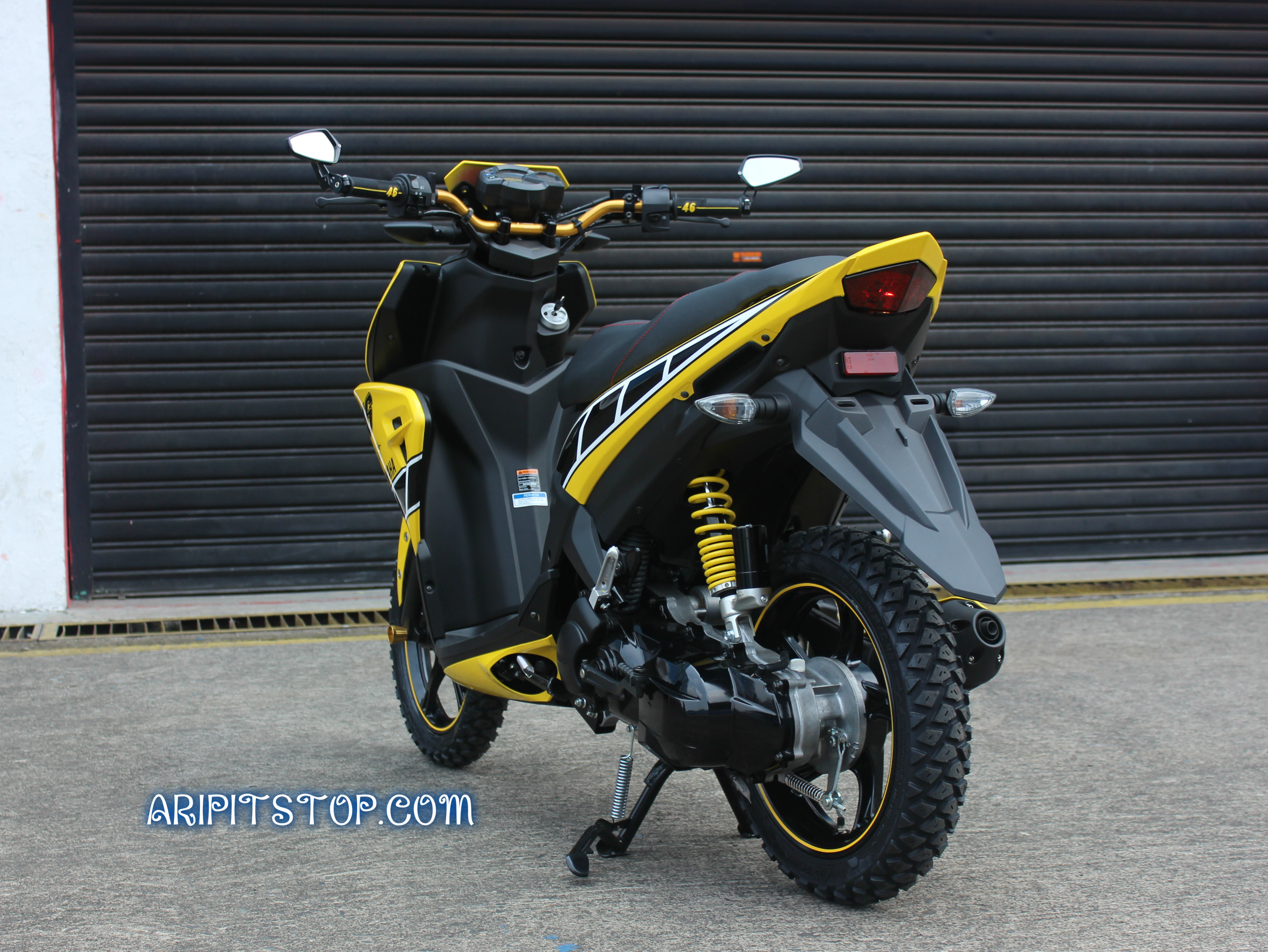 Download Koleksi 100 Gambar Motor Yamaha Aerox Terbaru Terkeren